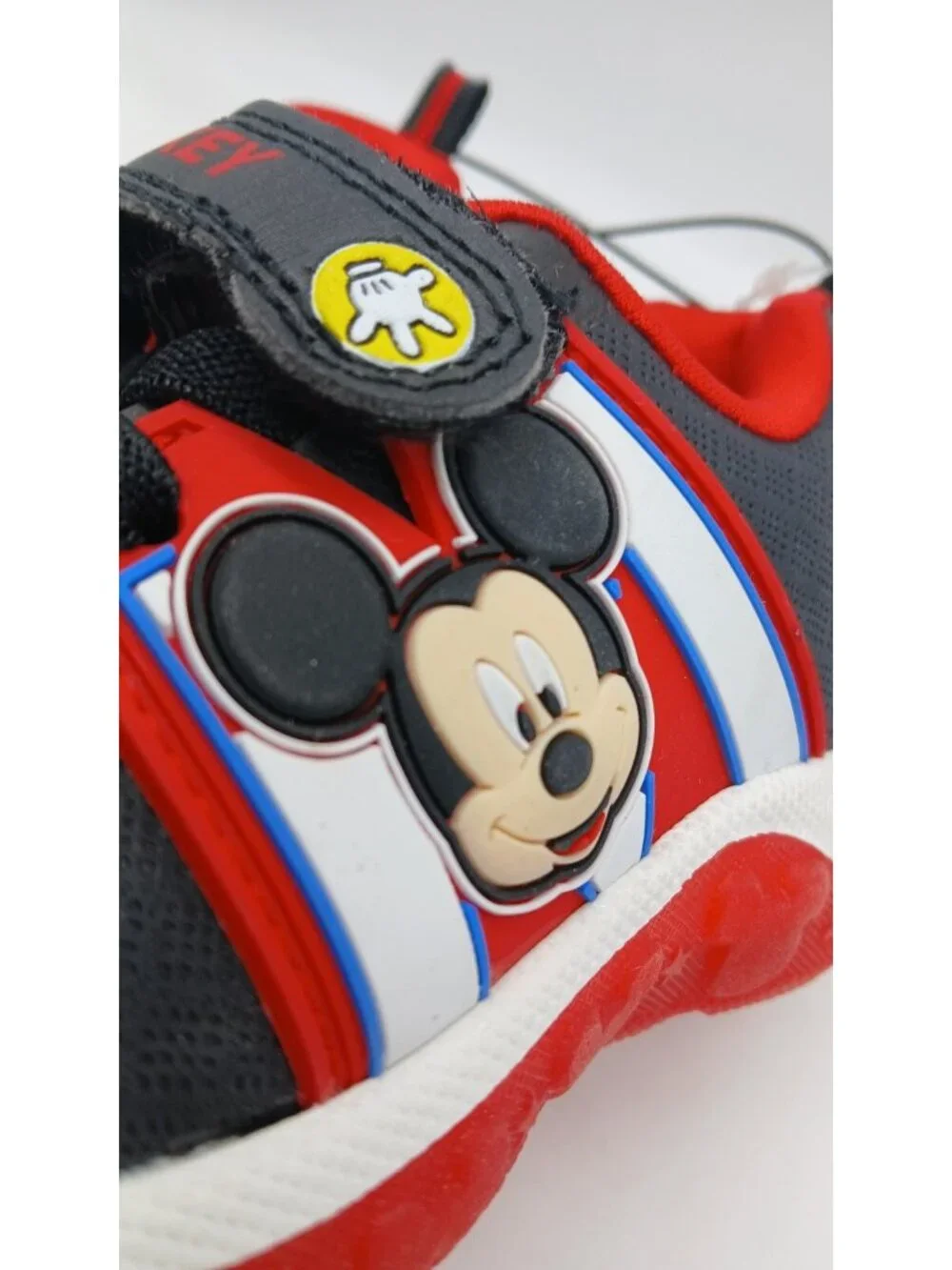 Disney Mickey Mouse  Shoes Light Up Sneakers Boys Size 7 Hat Fun Glasses Book